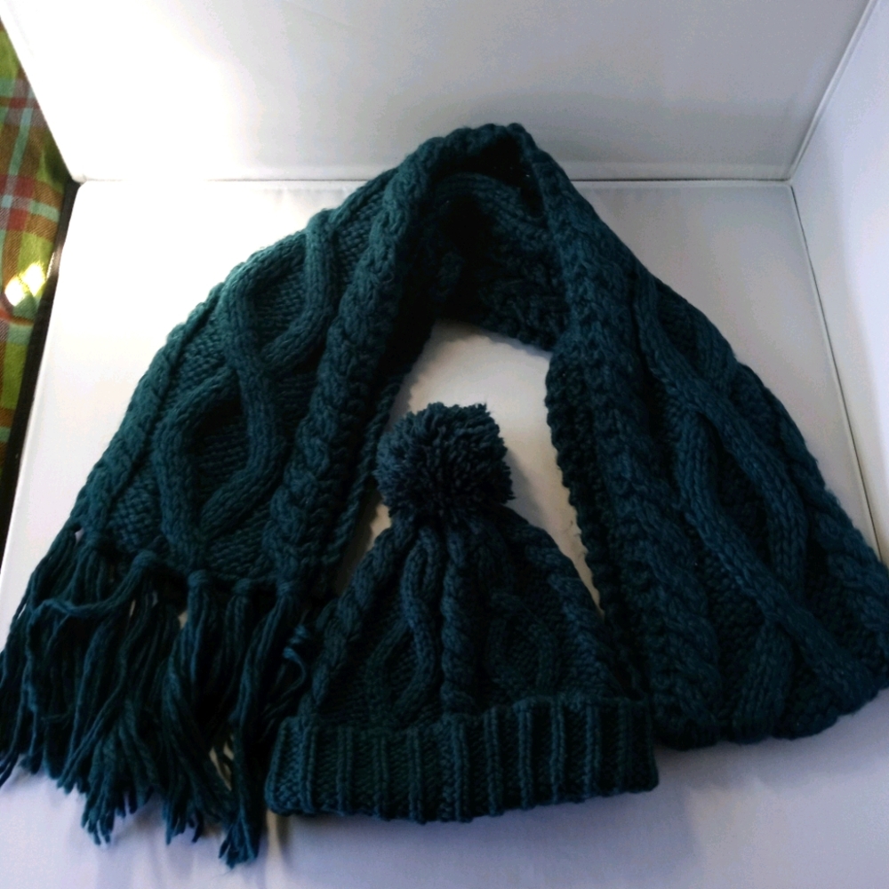 H&M Hat and Scarf set